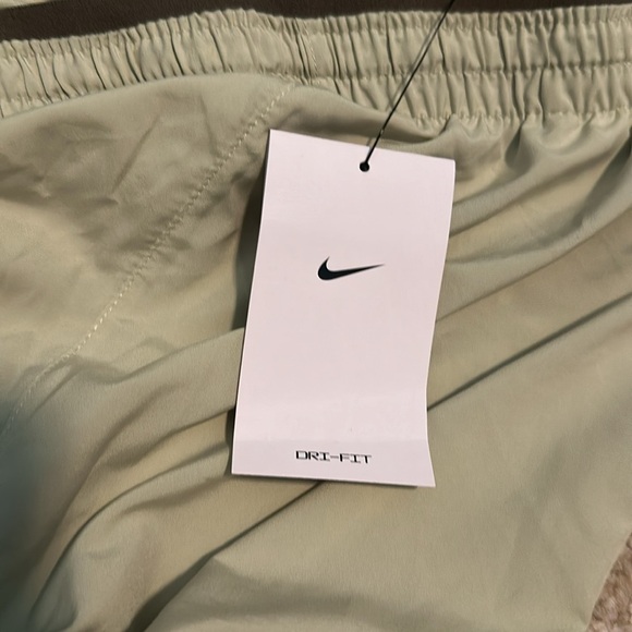 NWT! Nike Women Dri-FIT Tempo Luxe 5" Running Shorts - Multiple - Picture 8 of 8